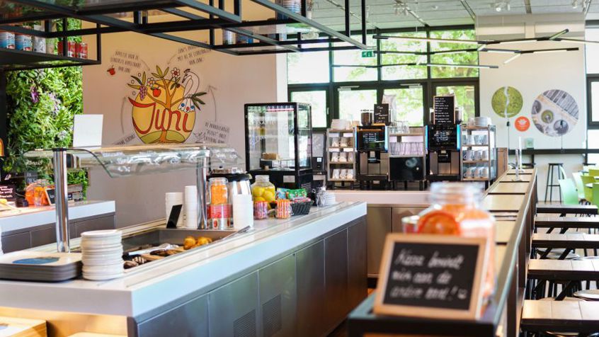 JL Juni Cafe Locatie