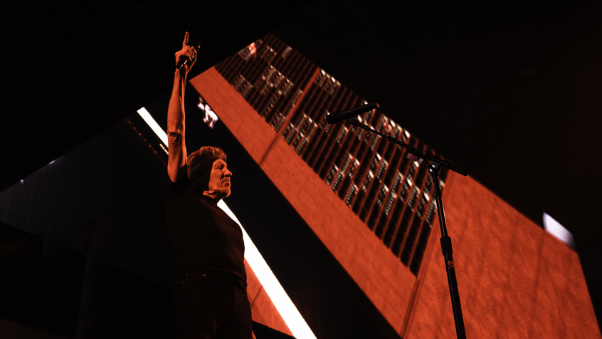 Roger Waters This Is Not A Drill Live From Prague The Movie St 4 Jpg Sd High