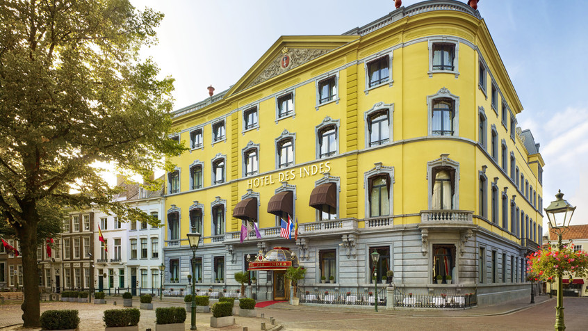 Daymee Smit, Hotel Des Indes Exterior