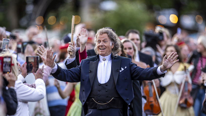 Andr Rieu S 2025 Maastricht Concert Waltz The Night Away St 3 Jpg Sd High Andre Rieu Productions Piece Of Magic Entertainment