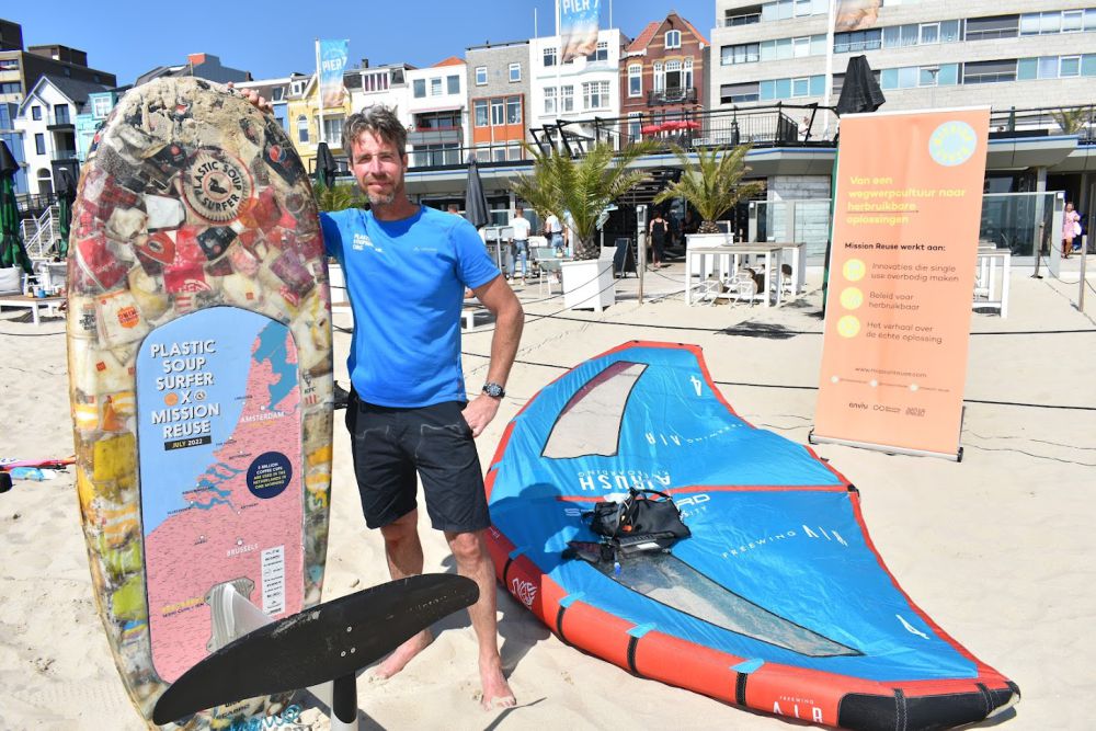 Merijn Tinga, alias de Plastic Soup Surfer