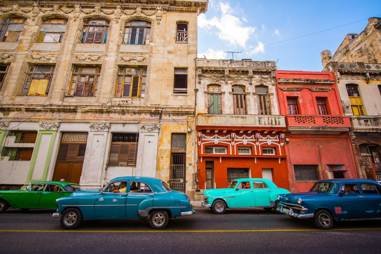 huizen en auto's in Cuba